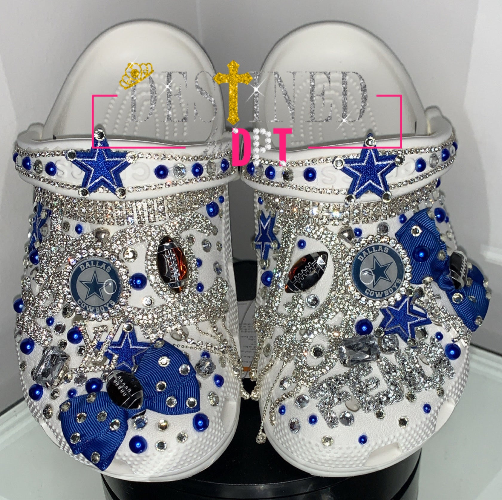 Louis Vuitton theme crocs  Custom shoes diy, Crocs fashion, Crocs shoes
